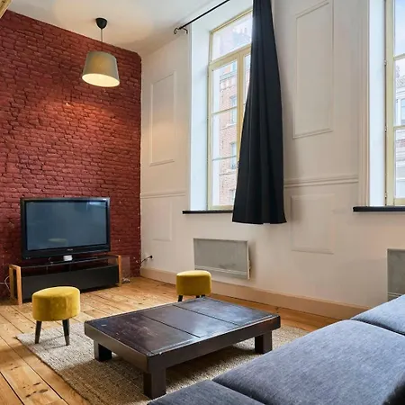 Old Charming Duplex Apartamento Lille