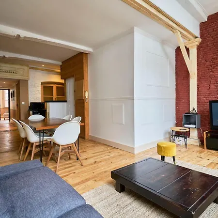 Old Charming Duplex 公寓