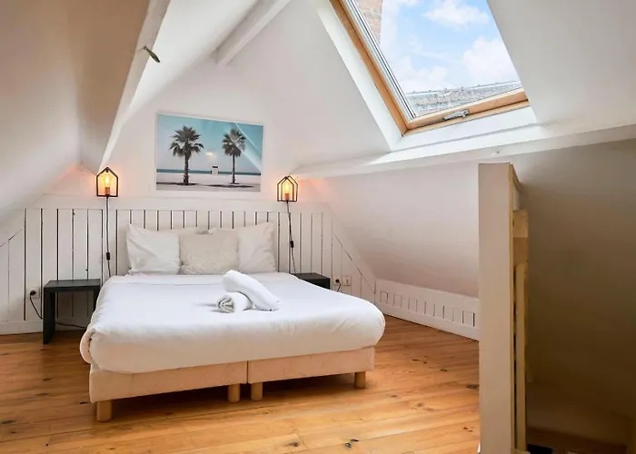 Old Charming Duplex Apartamento Lila